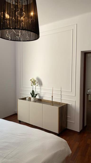 Hidden Gem Apartment In The Center Of The City Брашов Екстер'єр фото